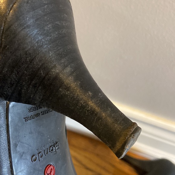 Boots-Blondo - Picture 3 of 4